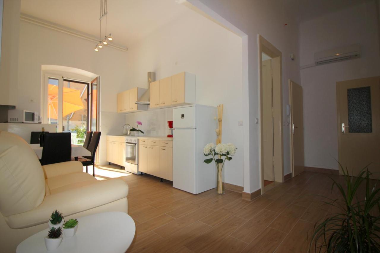 Apartment Old City Porec Exterior photo